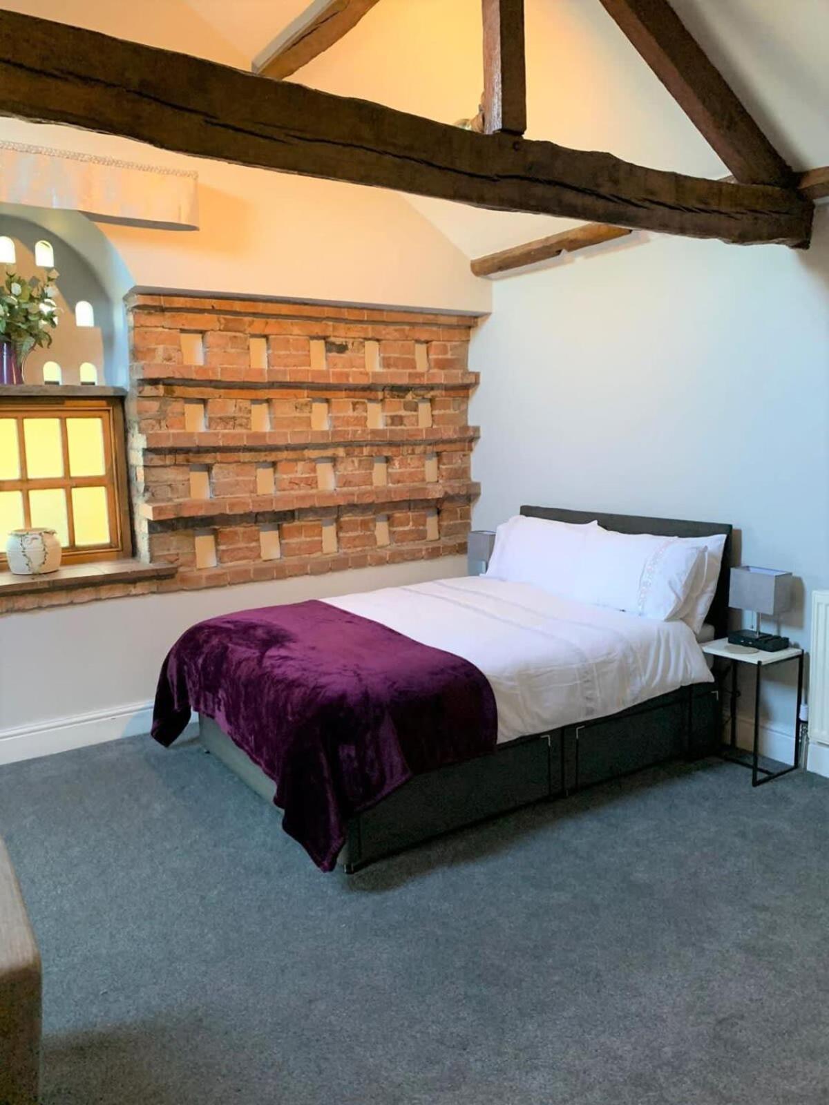 3b The Carriage House 6m Village Location Apartment *