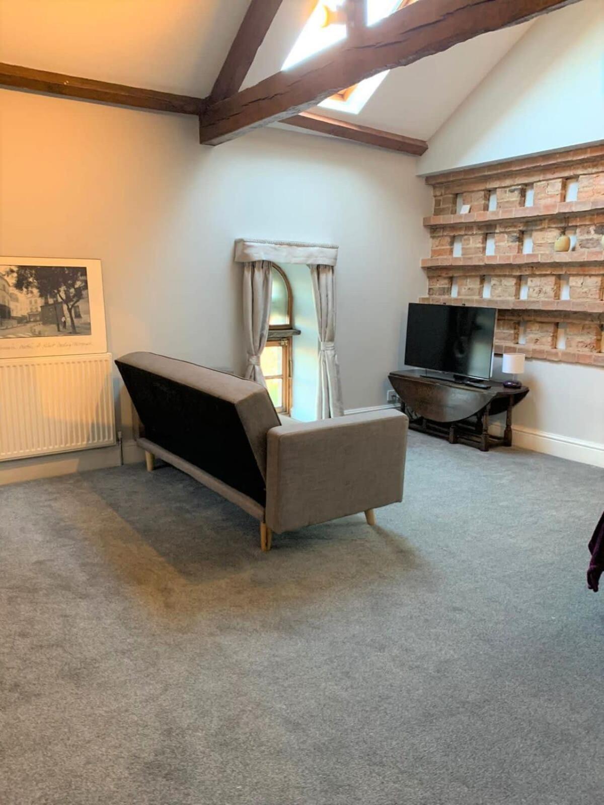 3b The Carriage House 6m Village Location *