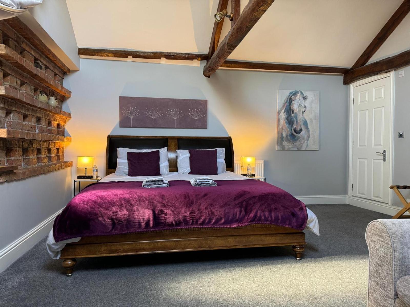 3b The Carriage House 6m Village Location * York